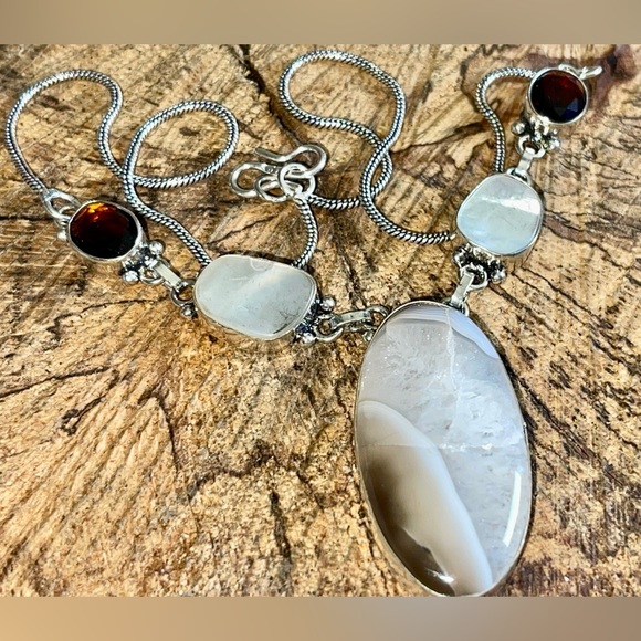 Botswana Lace Agate & Mother Pearl Pendant Necklace - Picture 8 of 10